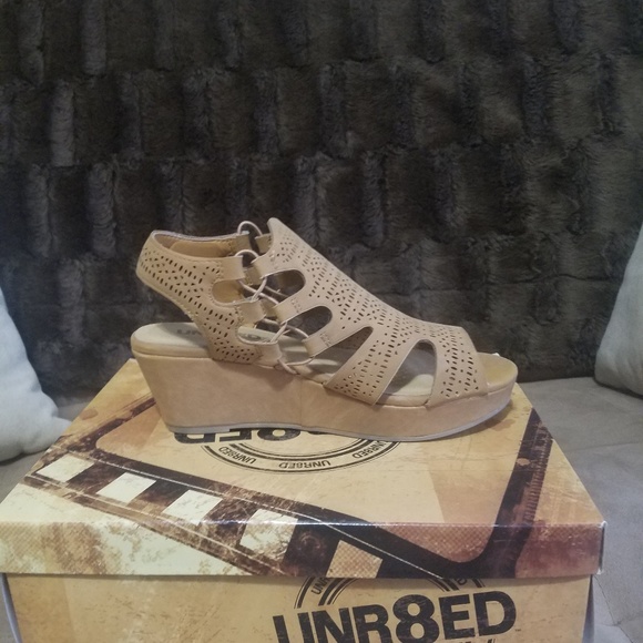 Girls shoes - Picture 1 of 1